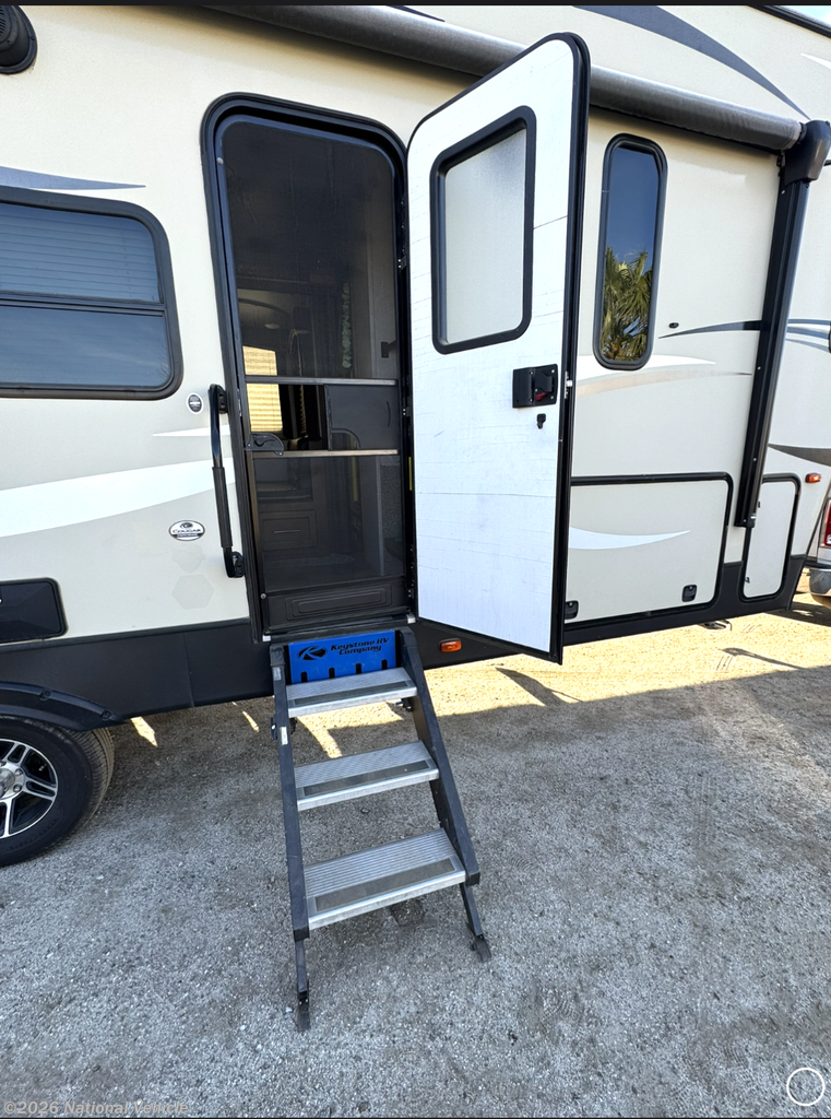 2019 Keystone Cougar 29RDBWE - Used Fifth Wheel For Sale by National Vehicle in Hemet, California