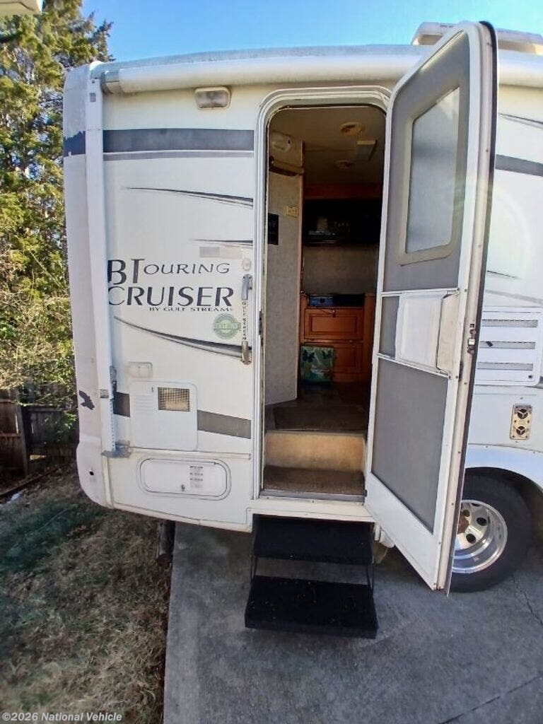 2005 Gulf Stream Conquest B Touring Cruiser 5230 - Used Class B+ For Sale by National Vehicle in Roanoke, Virginia