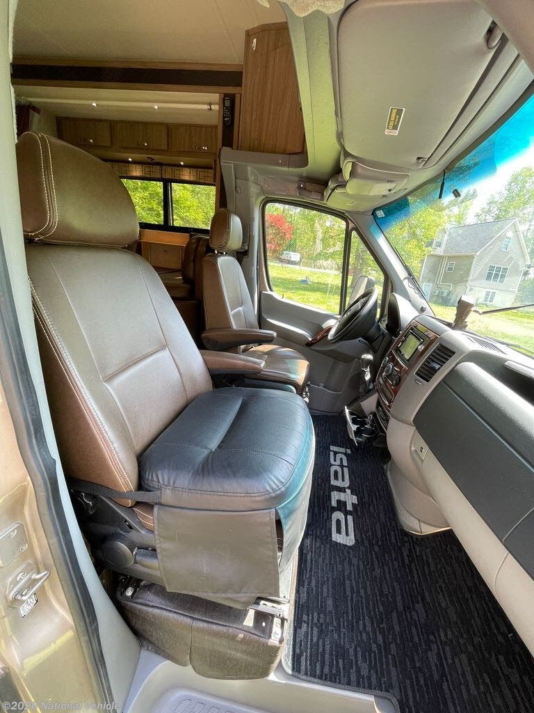 Used 2017 Dynamax Corp Isata 3 24RWM available in King George, Virginia