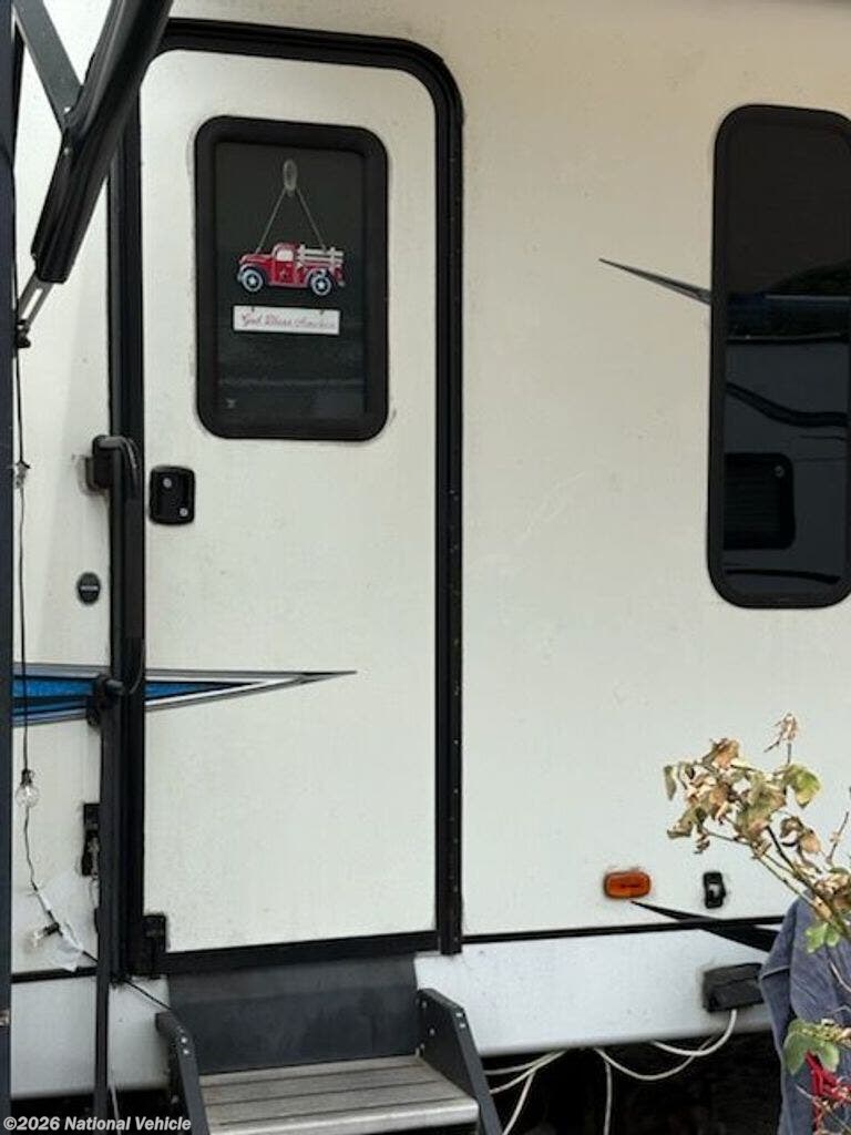 2020 Coachmen Freedom Express Liberty 324RLDSLE - Used Travel Trailer For Sale by National Vehicle in Biloxi, Mississippi