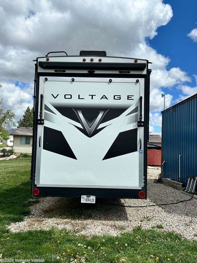 2021 Dutchmen Voltage Toy Hauler 3635 - Used Fifth Wheel For Sale by National Vehicle in Plain, Utah