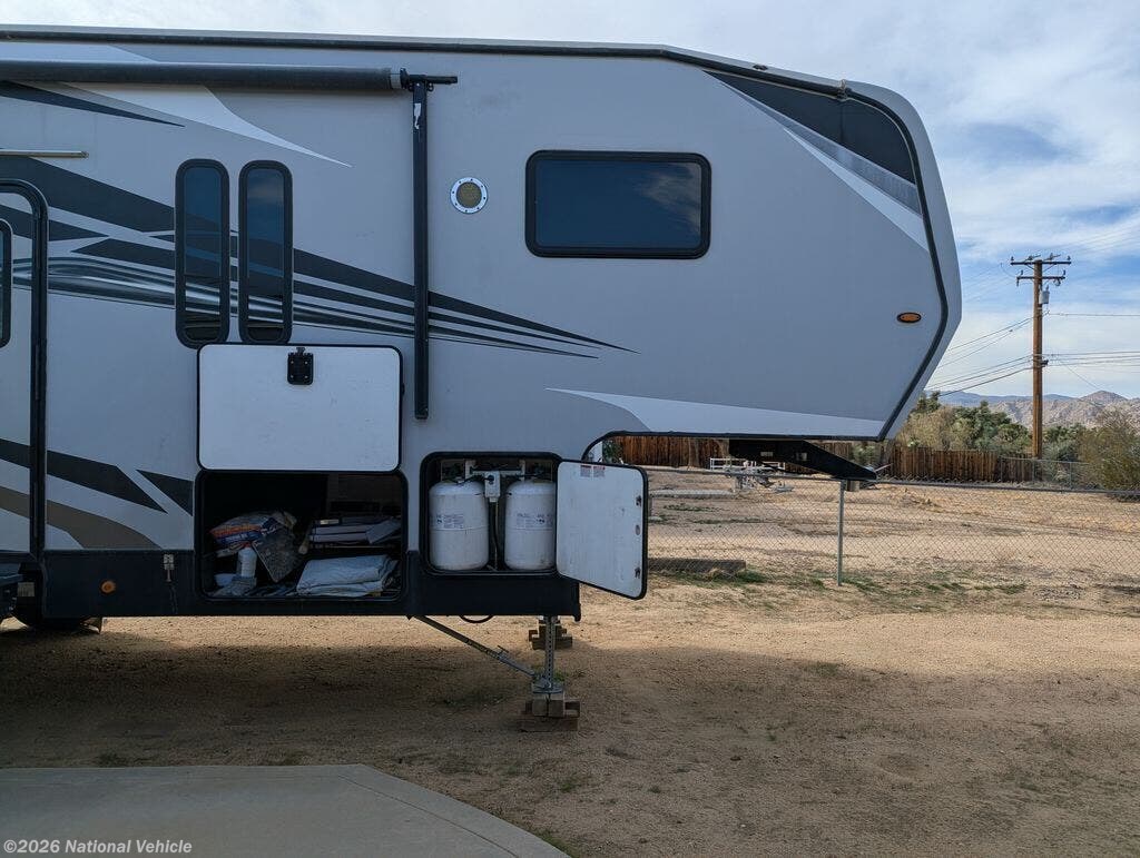 Used 2019 Eclipse Iconic Widelite 2817CKG available in Yucca Valley, California