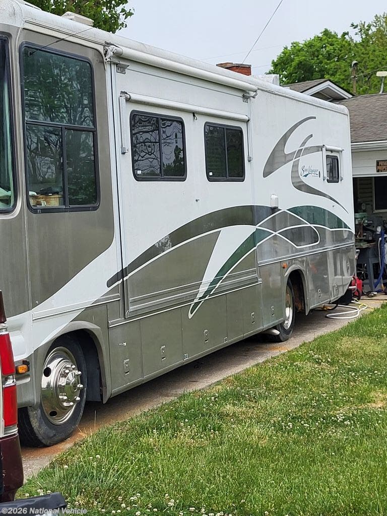 2002 Gulf Stream Sun Voyager 8368 - Used Class A For Sale by National Vehicle in Harrodsburg, Kentucky