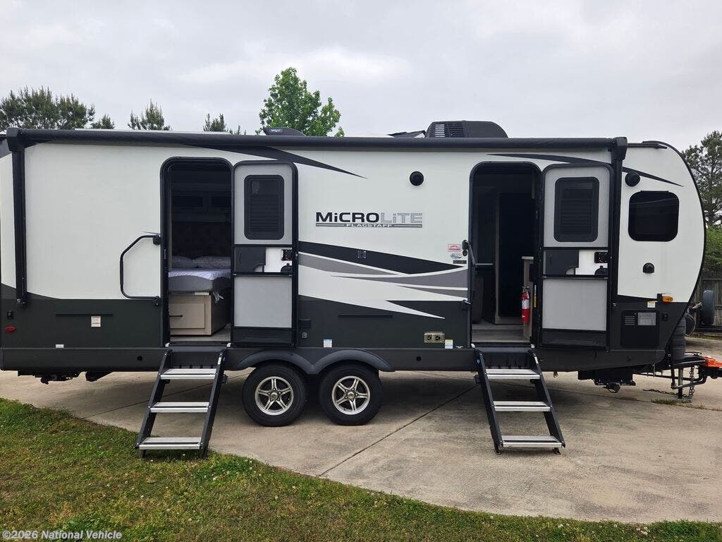 2024 Forest River Flagstaff Micro Lite 25FKBS - Used Travel Trailer For Sale by National Vehicle in Harvest, Alabama