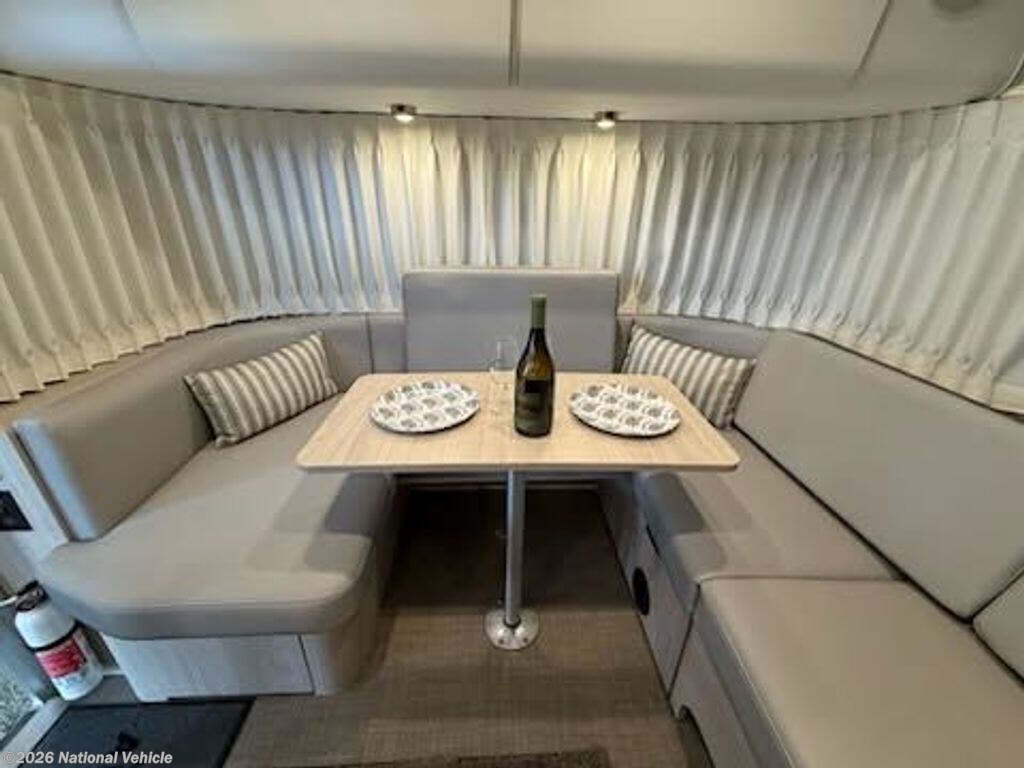 2022 Globetrotter 27FB Queen by Airstream from National Vehicle in Corvallis, Oregon