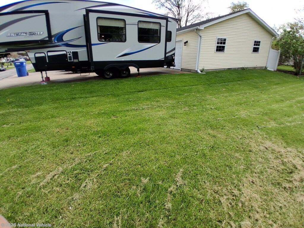 2018 Forest River Cherokee Arctic Wolf 265DBH8 - Used Fifth Wheel For Sale by National Vehicle in Monroe, Michigan
