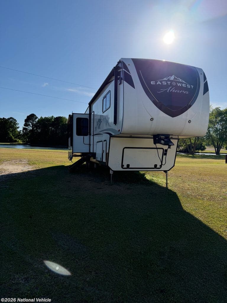 2022 East to West Ahara 325RL - Used Fifth Wheel For Sale by National Vehicle in Benson, North Carolina