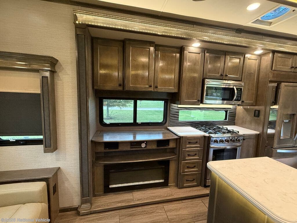 2021 Beacon 34RLB by Vanleigh from National Vehicle in Pryor, Oklahoma