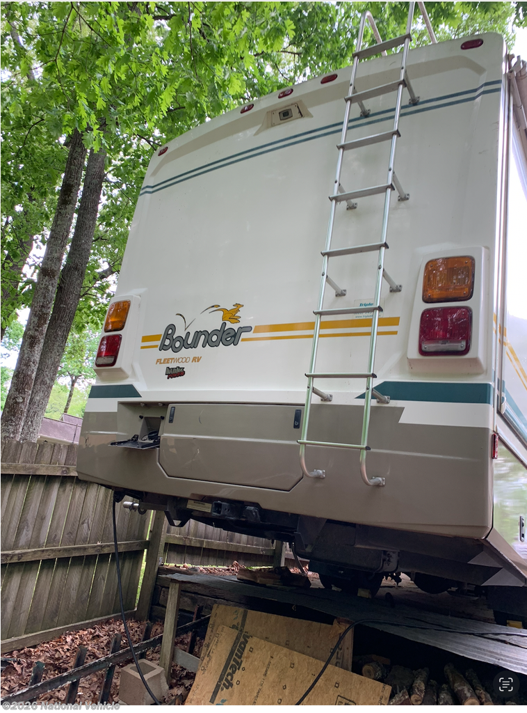 2003 Bounder 35E by Fleetwood from National Vehicle in Benton, Arkansas