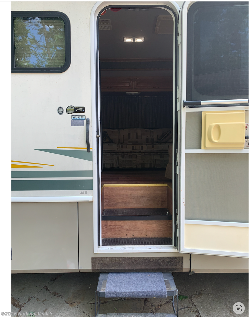 2003 Fleetwood Bounder 35E - Used Class A For Sale by National Vehicle in Benton, Arkansas