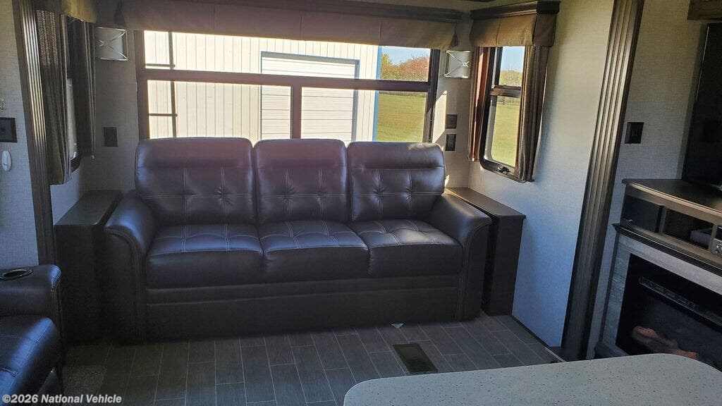 Used 2019 Keystone Alpine 3400RS available in Peculiar, Missouri