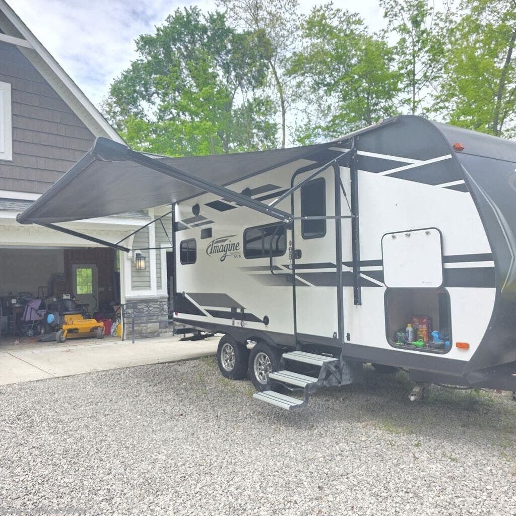 2022 Grand Design Imagine XLS 17MKE - Used Travel Trailer For Sale by National Vehicle in Millersport, Ohio