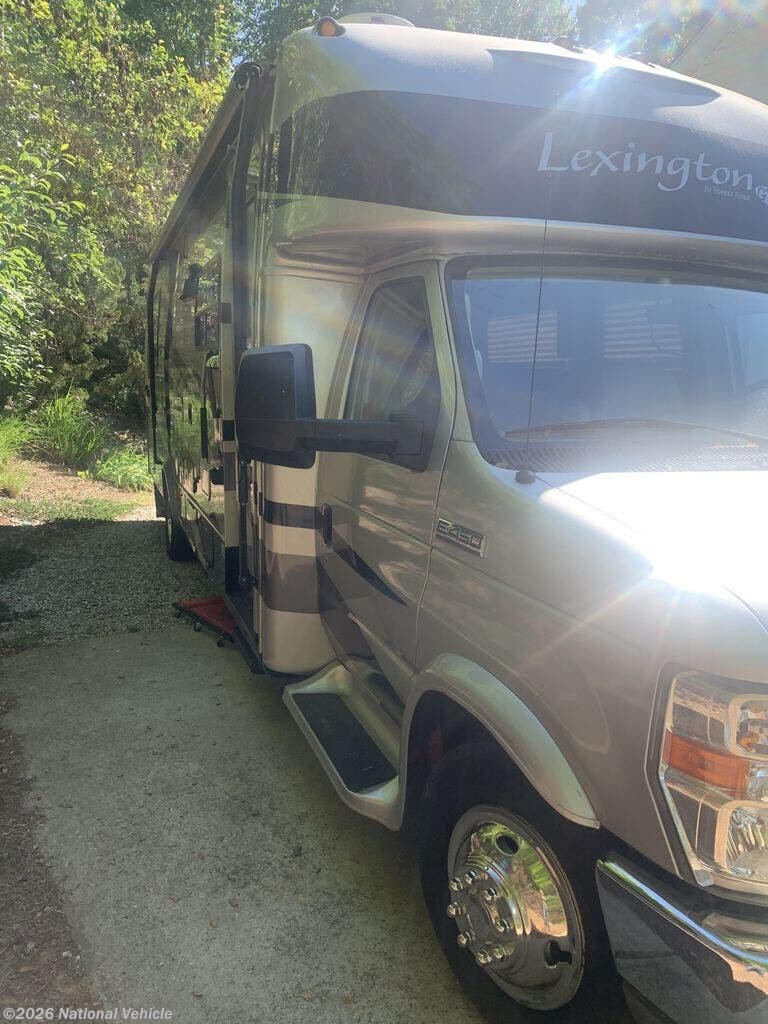 2009 Forest River Lexington 300SS - Used Class C For Sale by National Vehicle in Jefferson, Georgia