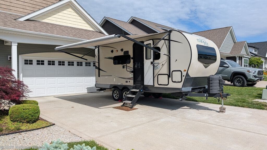 2019 Forest River Rockwood Mini Lite 2104S - Used Travel Trailer For Sale by National Vehicle in Bloomington, Indiana