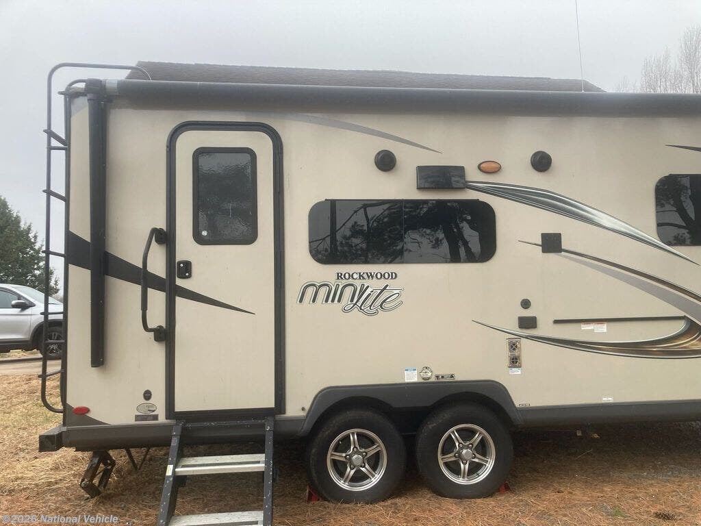 2020 Forest River Rockwood Mini Lite 2109S - Used Travel Trailer For Sale by National Vehicle in Jeffersonton, Virginia