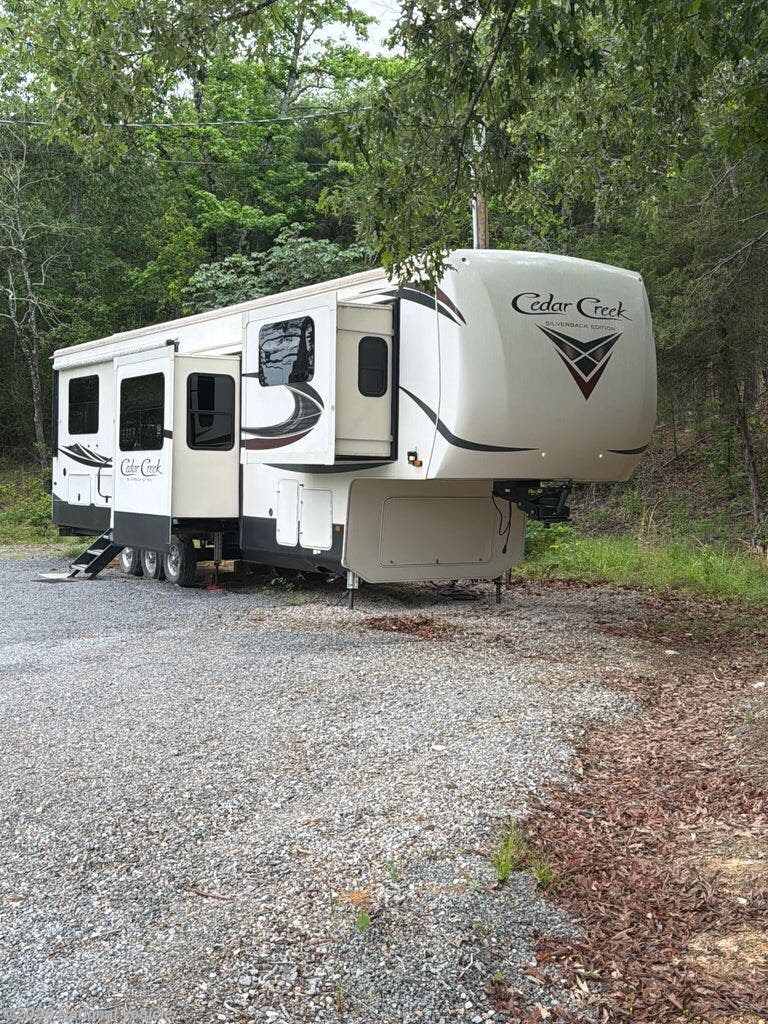 2020 Forest River Cedar Creek Silverback 37RTH - Used Fifth Wheel For Sale by National Vehicle in Perryville, Arkansas