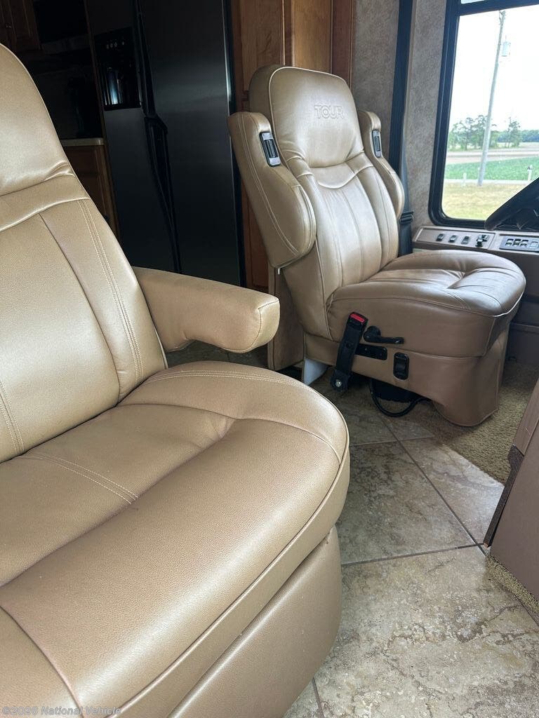 2011 Tour 40BD by Winnebago from National Vehicle in Edenton, North Carolina
