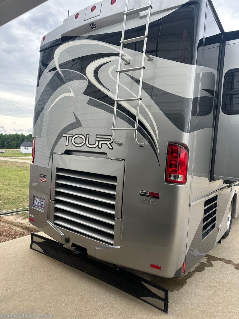 2011 Winnebago Tour 40BD - Used Class A For Sale by National Vehicle in Edenton, North Carolina