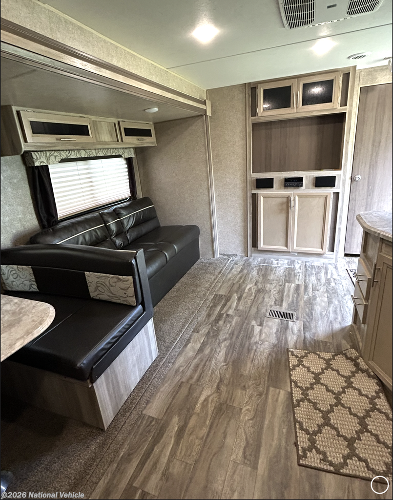 Used 2020 Coachmen Catalina Summit 261BHS available in Wayzata, Minnesota
