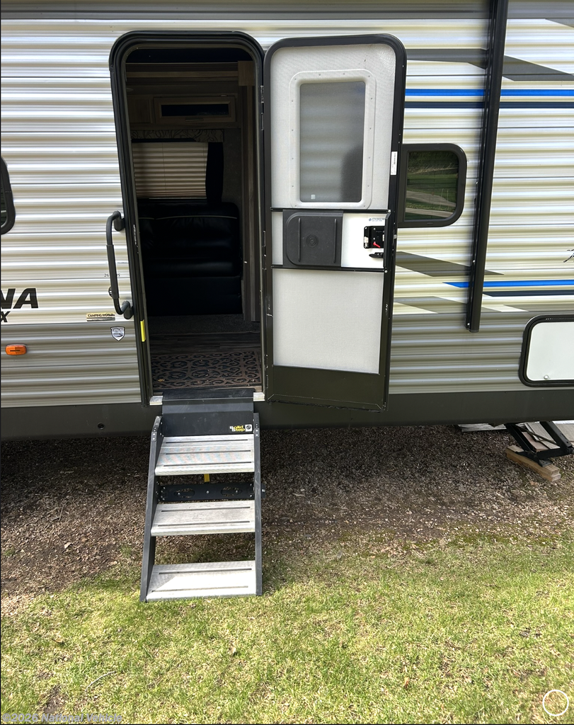 2020 Catalina Summit 261BHS by Coachmen from National Vehicle in Wayzata, Minnesota