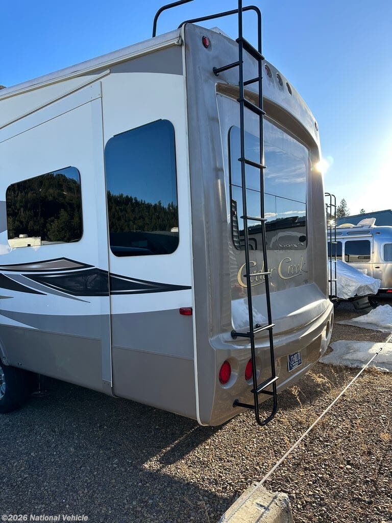2014 Forest River Cedar Creek 30RL - Used Fifth Wheel For Sale by National Vehicle in Manhattan, Montana