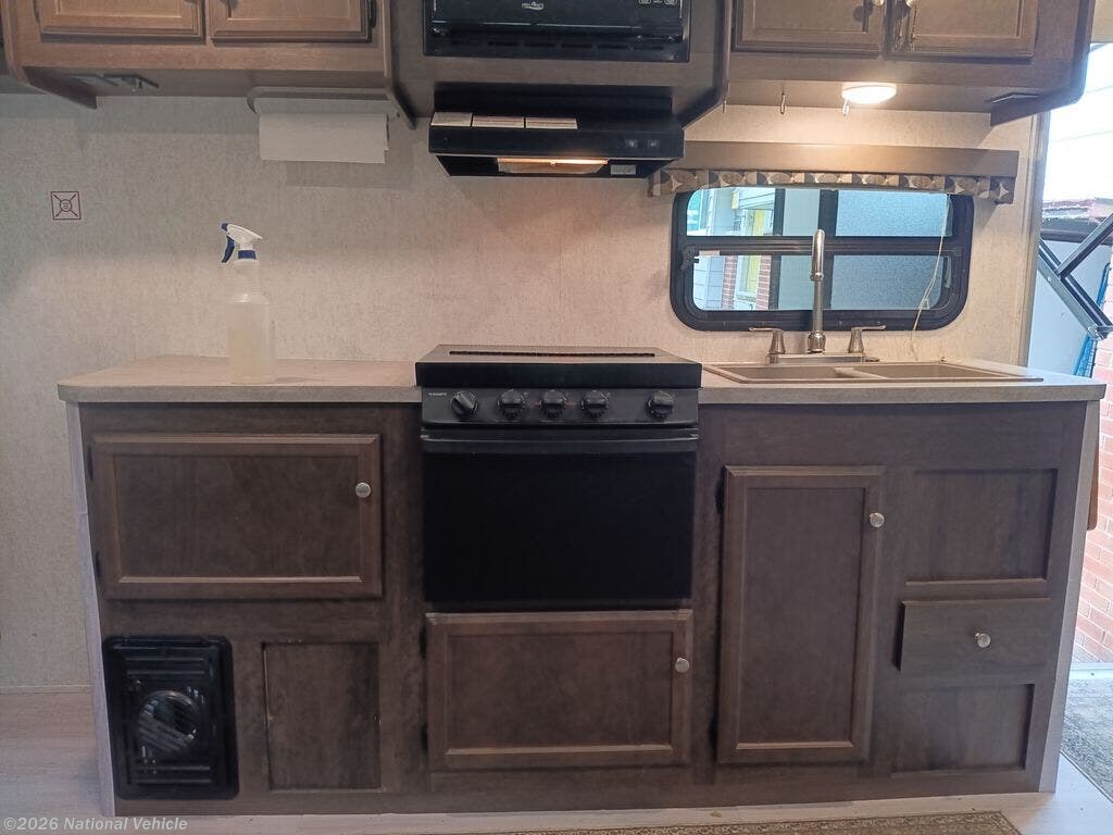 Used 2017 Starcraft Launch 21FBS available in Columbus, Ohio