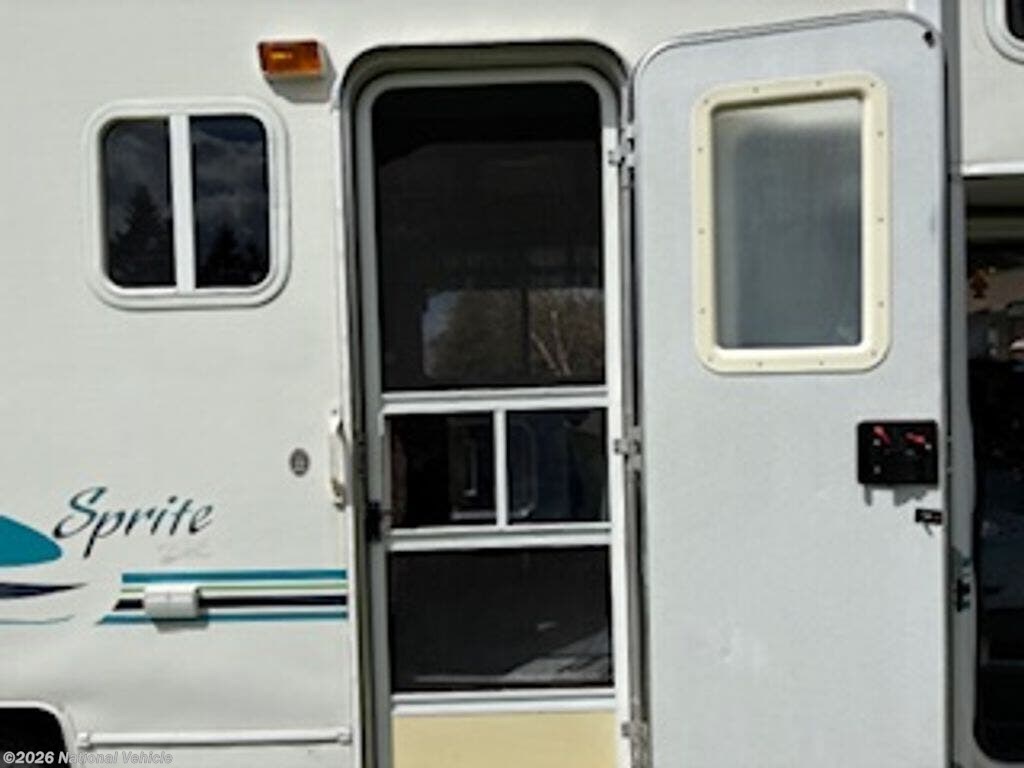 2000 Shasta Sprite 240MB - Used Class C For Sale by National Vehicle in Sheboygan Falls, Wisconsin