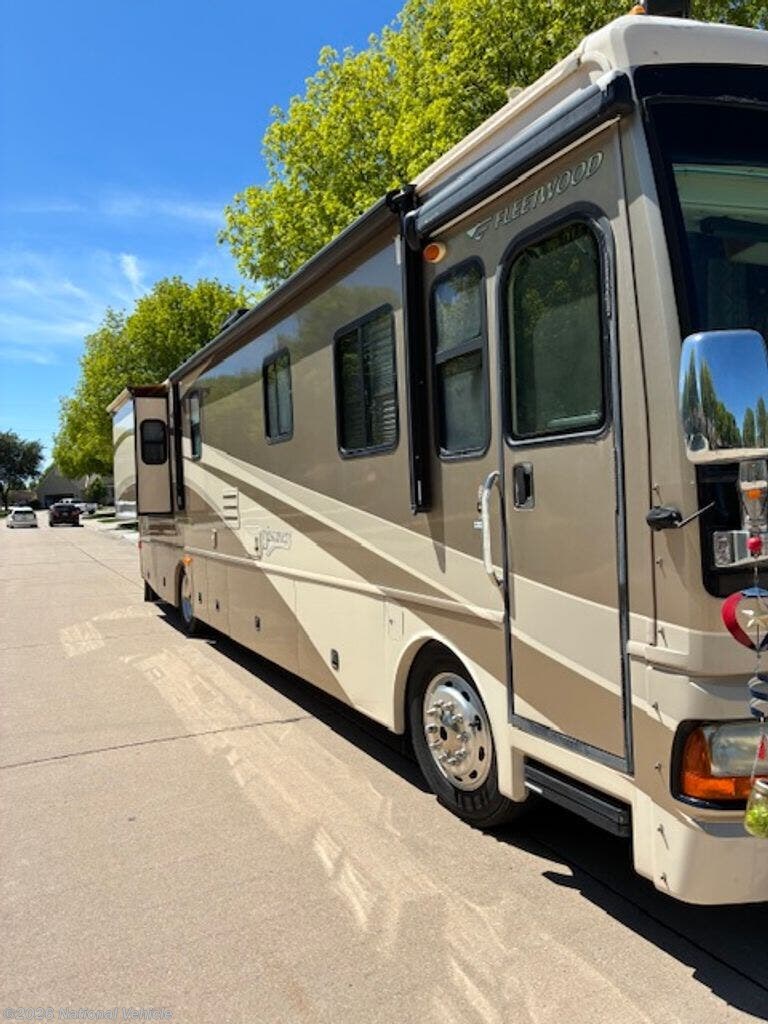2006 Fleetwood Discovery 39V - Used Class A For Sale by National Vehicle in Grand Island, Nebraska