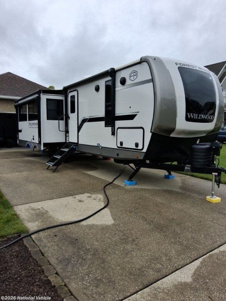 2025 Wildwood Heritage Glen 271RL by Forest River from National Vehicle in Ravenna, Ohio