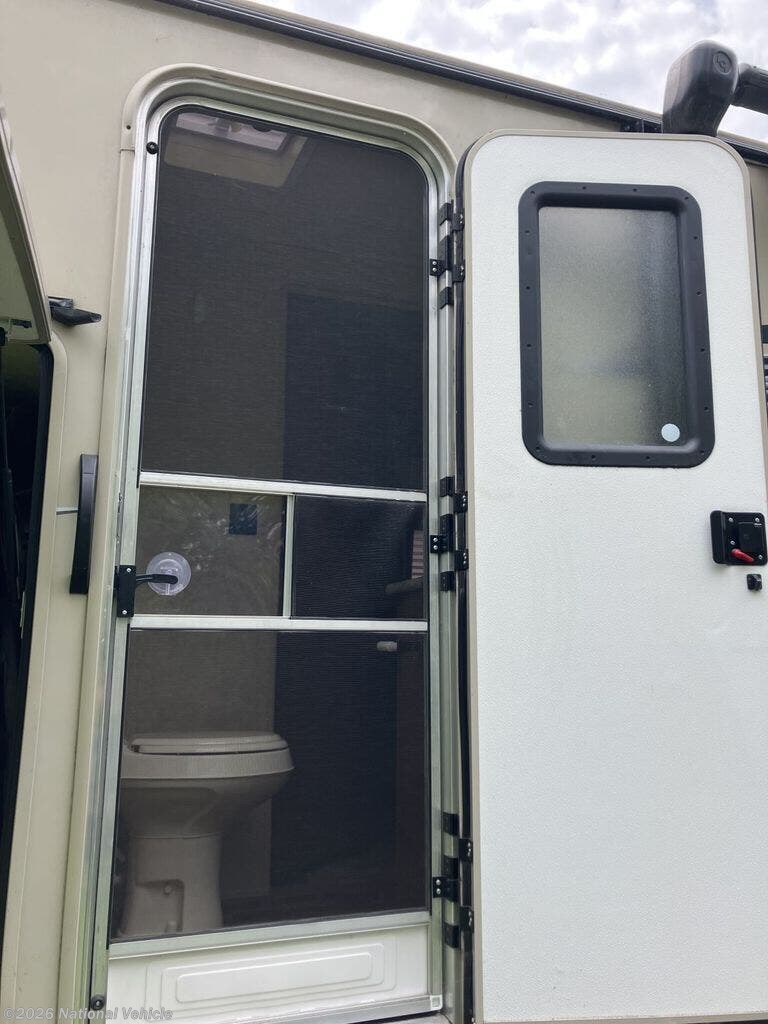 2014 Salem Hemisphere 312QBUD by Forest River from National Vehicle in Carbon Hill, Illinois
