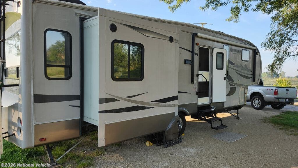 2011 Montana High Country 323RL by Keystone from National Vehicle in South Bend, Nebraska