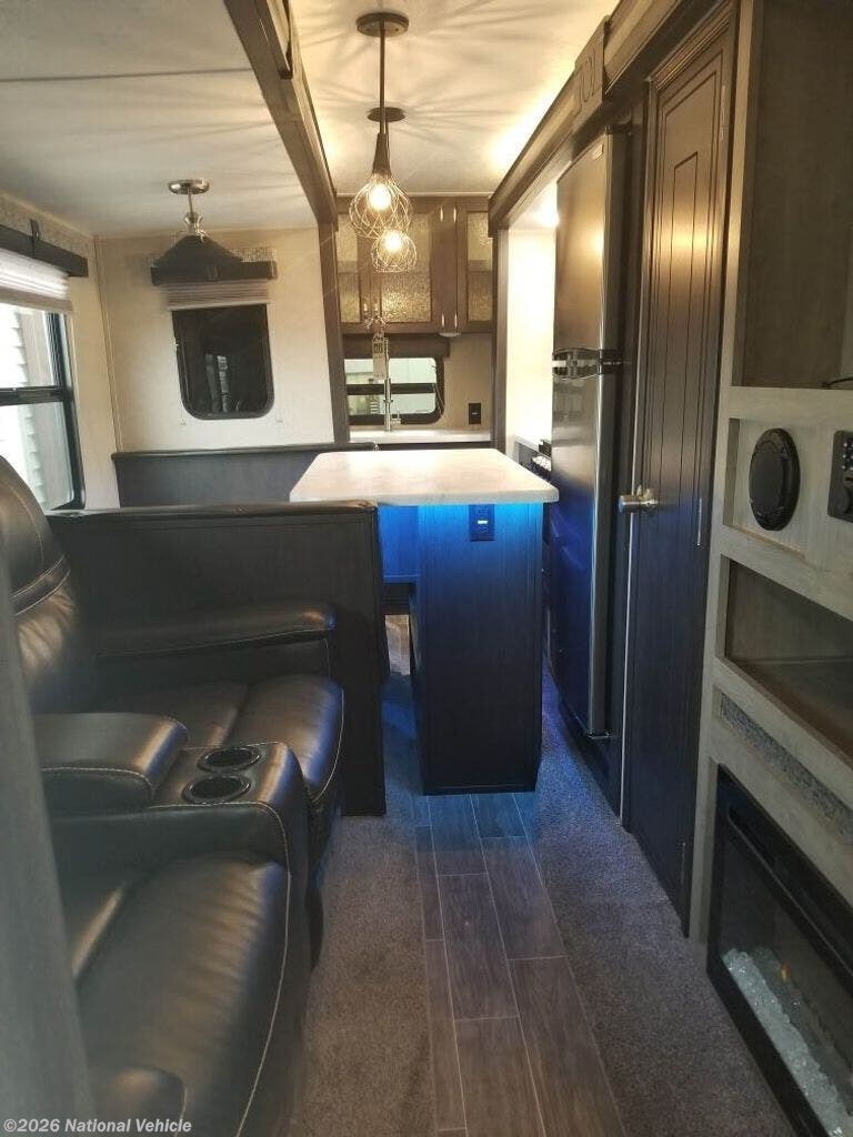 Used 2020 Palomino Puma 31RKSS available in Midlothian, Illinois