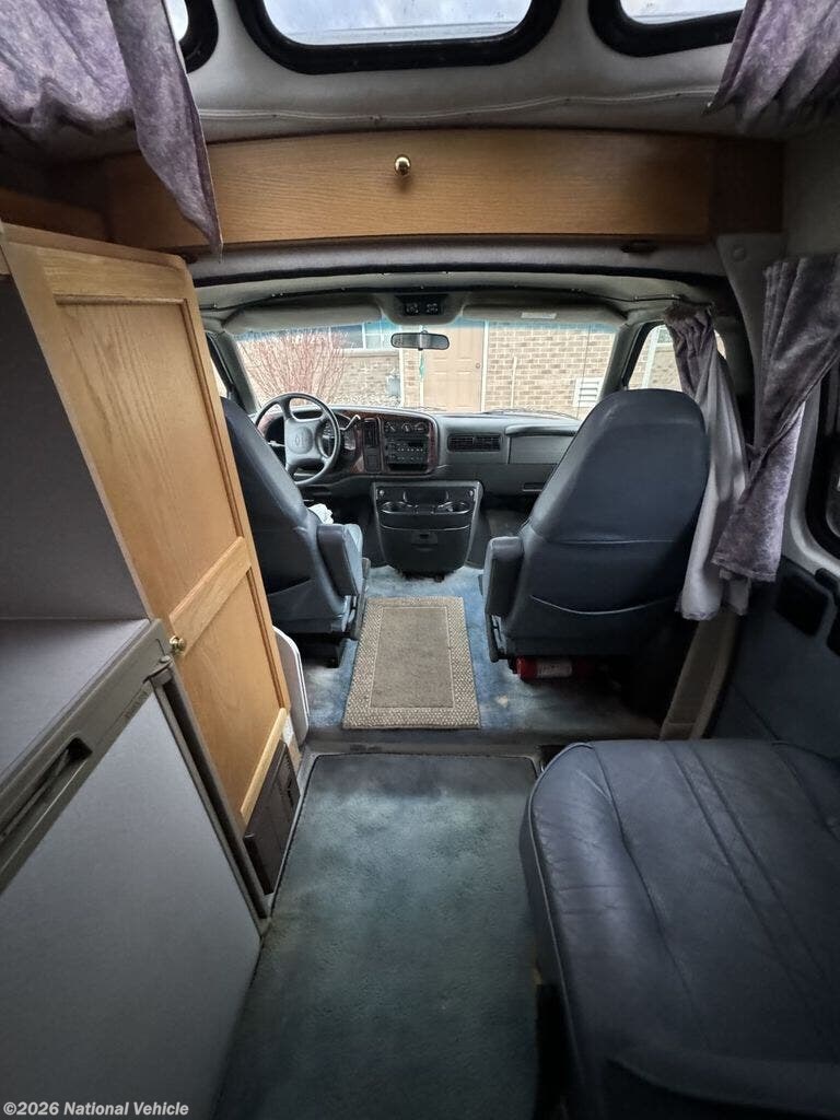 2002 Roadtrek Popular 200 - Used Class B For Sale by National Vehicle in Neenah, Wisconsin