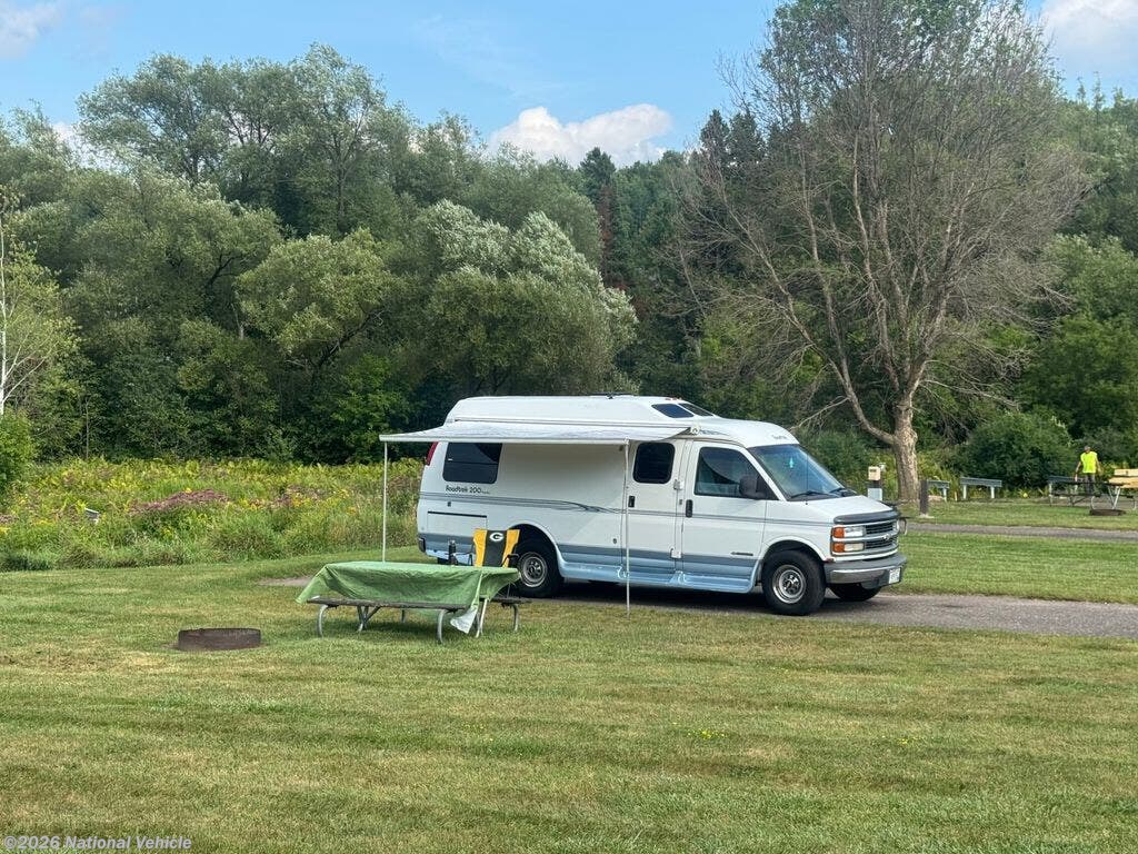 2002 Roadtrek Popular 200 - Used Class B For Sale by National Vehicle in Neenah, Wisconsin