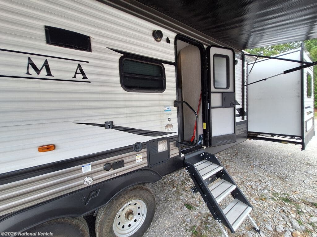2020 Puma 32BHQS by Palomino from National Vehicle in Toney, Alabama