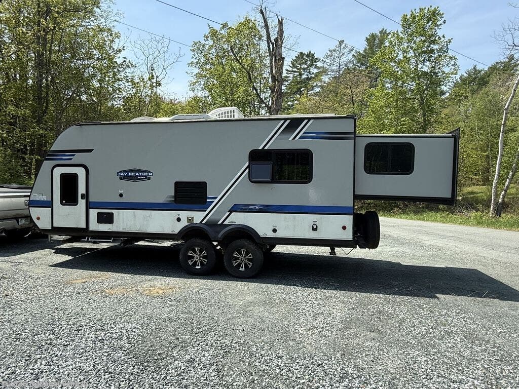 2018 Jayco Jay Feather X213 Baja Edition - Used Travel Trailer For Sale by National Vehicle in Plainfield, New Hampshire