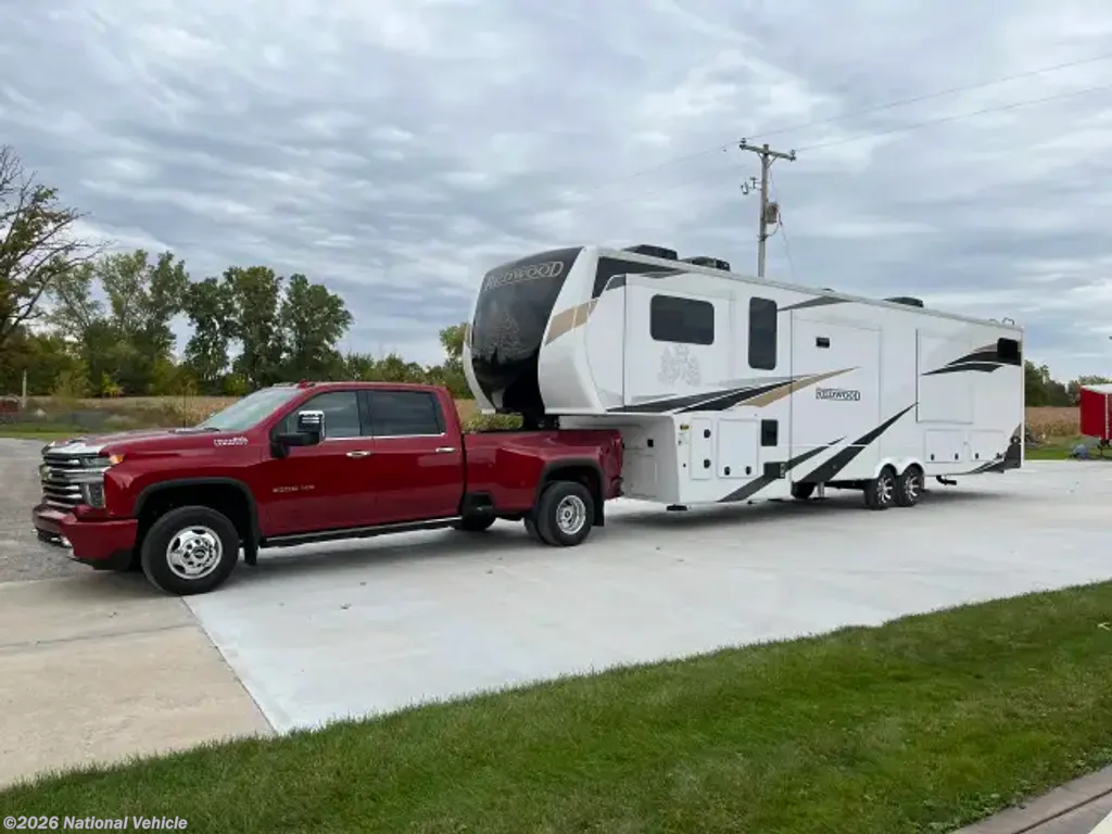 2022 Redwood RV 5th Wheel 3951 MB - Used Fifth Wheel For Sale by National Vehicle in Montrose, Michigan