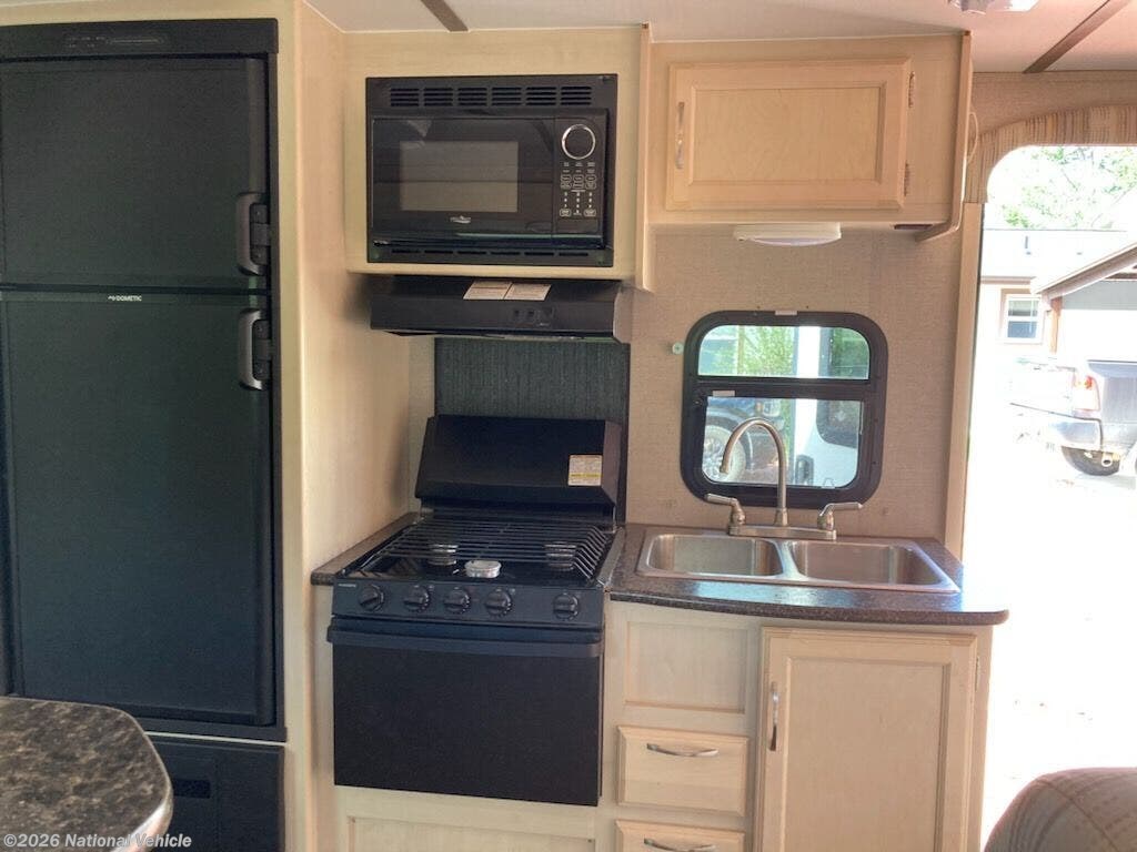 2019 Winnebago Micro Minnie 1808FBS - Used Travel Trailer For Sale by National Vehicle in Wyarno, Wyoming
