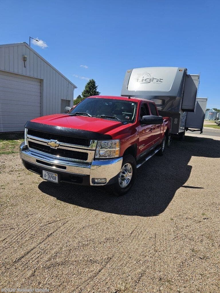 2015 Light 319RLS by Open Range from National Vehicle in Broken Bow, Nebraska