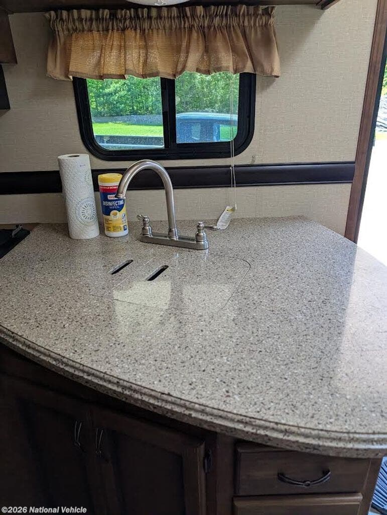 2017 Longhorn Rezerve 24RL by CrossRoads from National Vehicle in Mancelona, Michigan