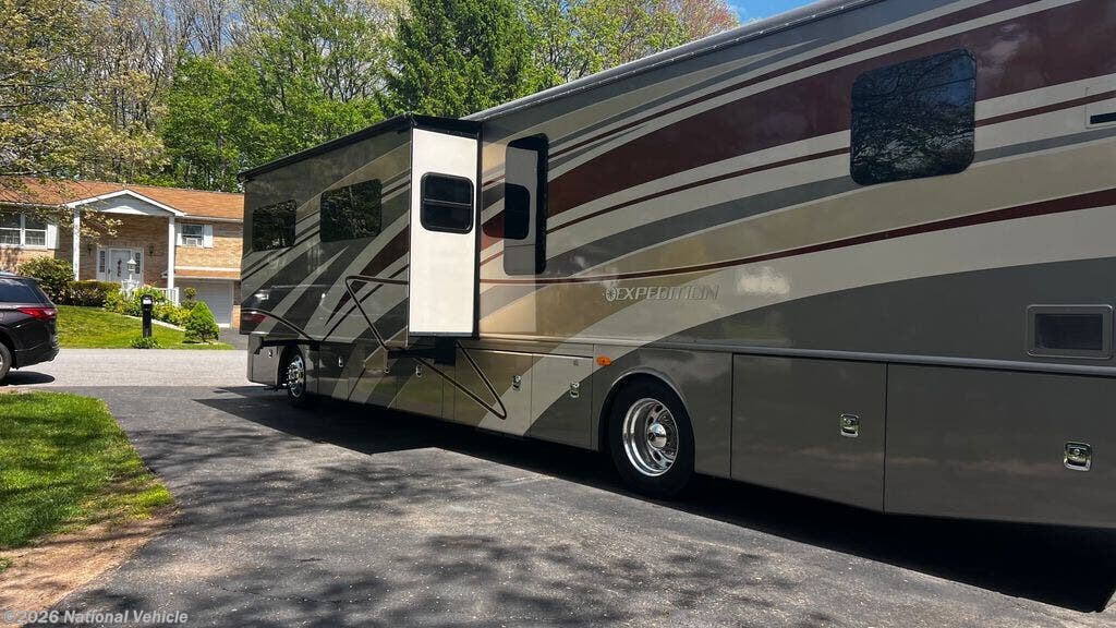 2015 Expedition 40X by Fleetwood from National Vehicle in Hazle Township, Pennsylvania