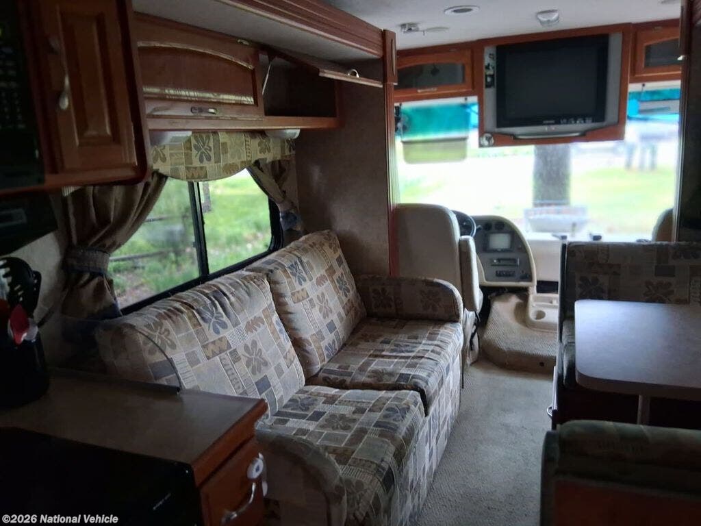 2007 Pursuit 3225TS by Georgie Boy from National Vehicle in Lambertville, Michigan