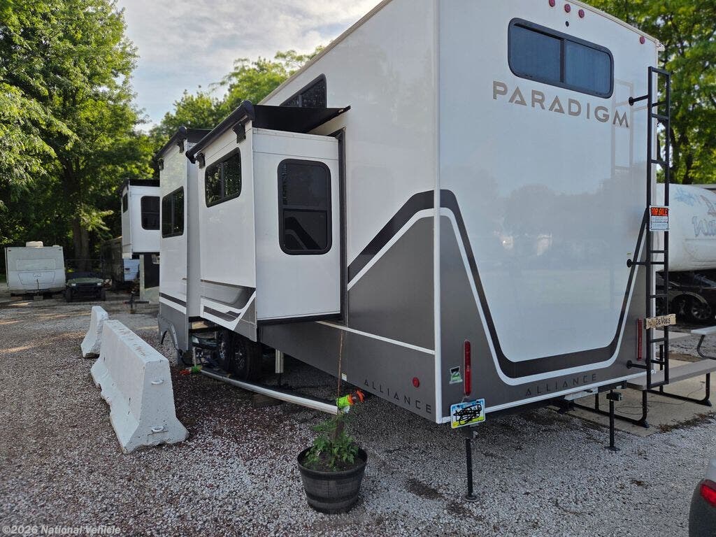 2025 Alliance RV Paradigm 395DS - Used Fifth Wheel For Sale by National Vehicle in Adel, Iowa