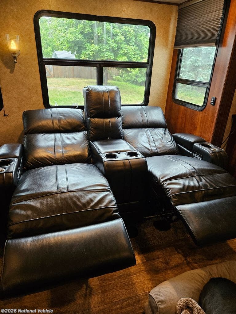Used 2018 Jayco Eagle 325BHQS available in Graham, Washington