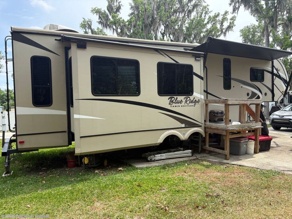 2018 Forest River Cardinal Blue Ridge Cabin 304SR - Used Fifth Wheel For Sale by National Vehicle in Ocala, Florida