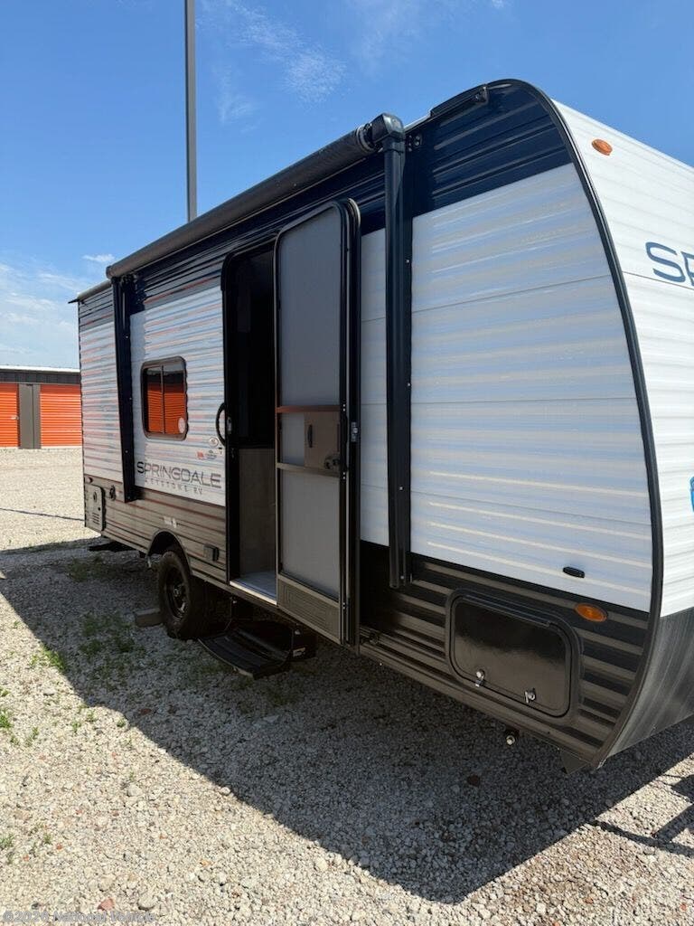 2025 Keystone Springdale Classic Mini 1700FQ - Used Travel Trailer For Sale by National Vehicle in Grand Island, Nebraska