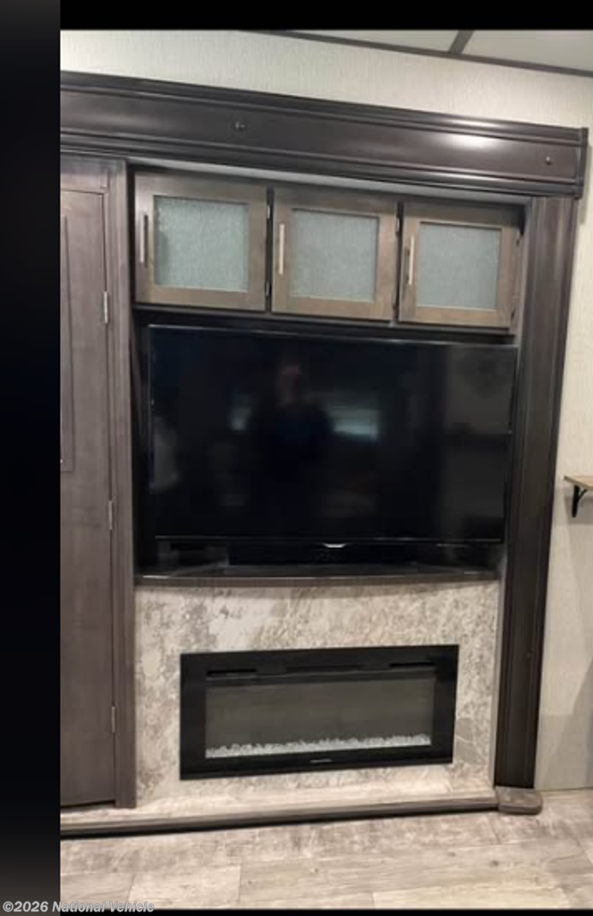Used 2018 CrossRoads Hampton Destination 370FDL available in Mechanicsville, Iowa