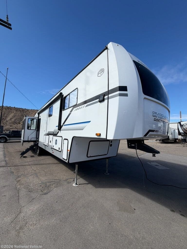 2025 Forest River Cherokee Arctic Wolf 3650SUITE - Used Fifth Wheel For Sale by National Vehicle in Wells, Nevada