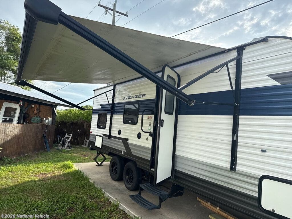 2022 Prime Time Avenger LT 22BH - Used Travel Trailer For Sale by National Vehicle in Palatka, Florida