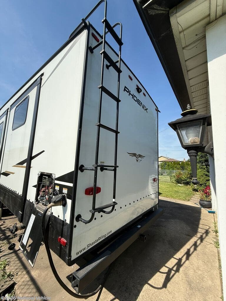 Used 2022 Shasta Phoenix 367BH available in Chicago, Illinois